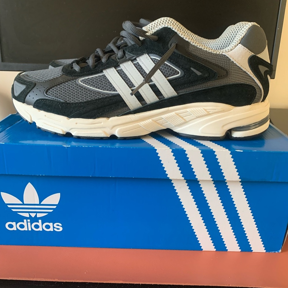Adidas Men's Black and Gray Sneakers
